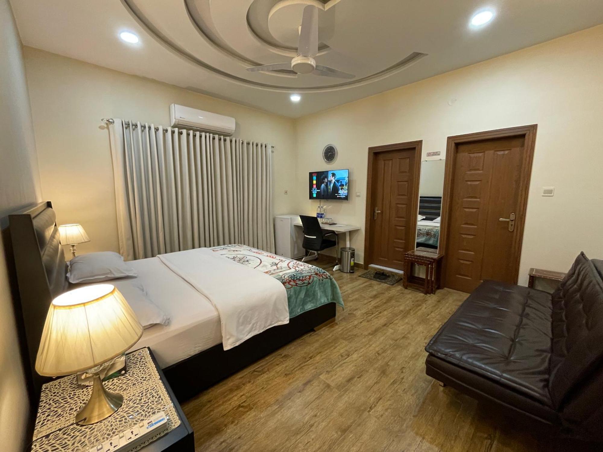Alpha Guest House Rawalpindi Bagian luar foto