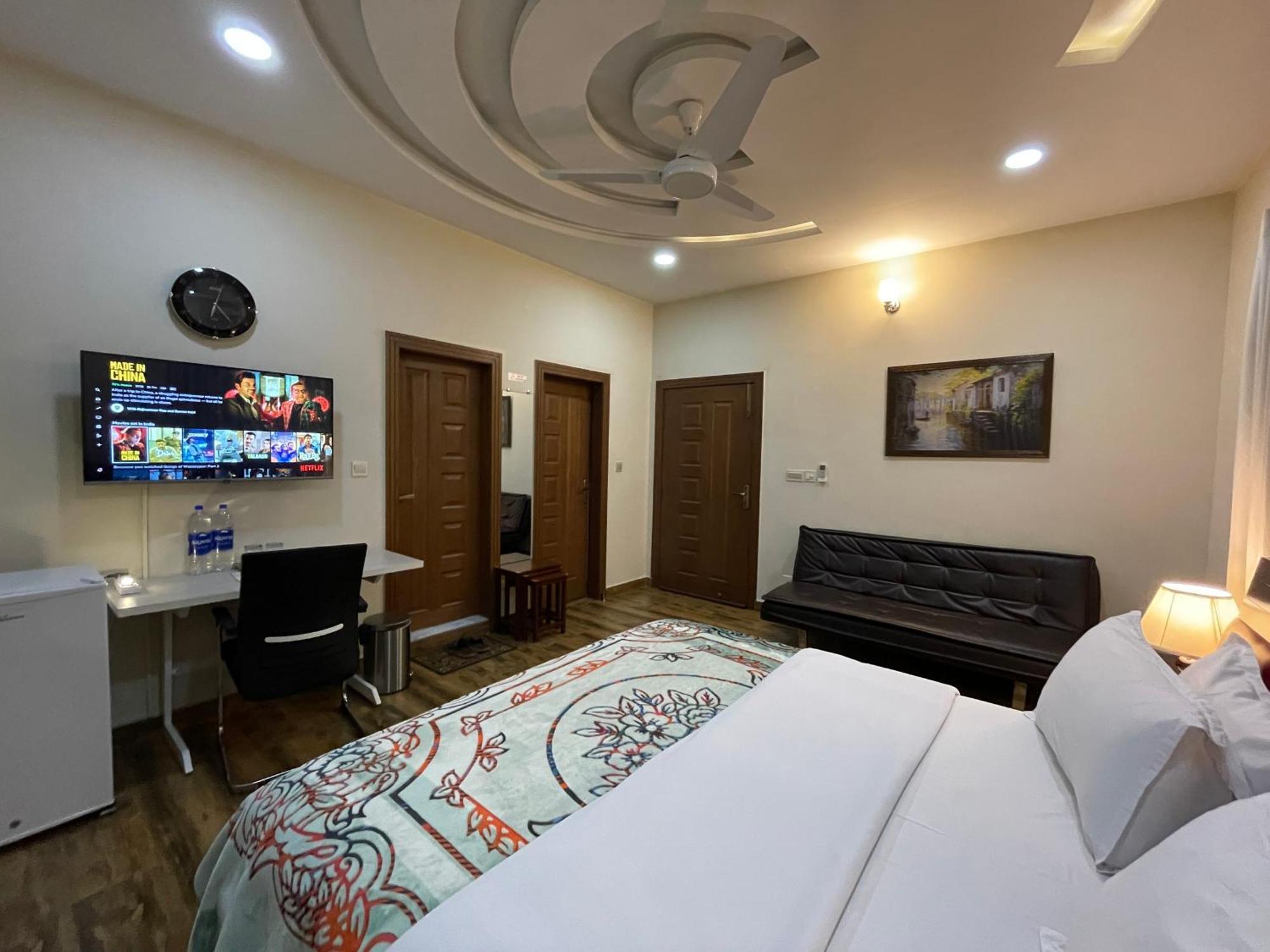 Alpha Guest House Rawalpindi Bagian luar foto